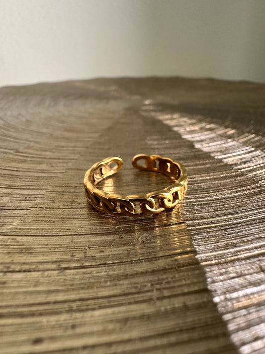 Dainty Link Ring