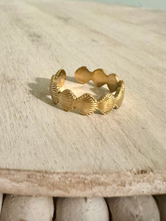 Tiny Scallops Adjustable Ring